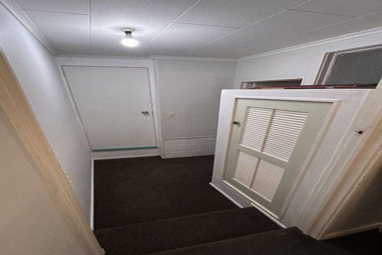 Photo of property in 239a Golf Road, Titirangi, Auckland, 0604