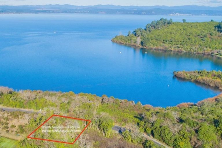 Photo of property in 78 Parawera Drive, Acacia Bay, Taupo, 3330