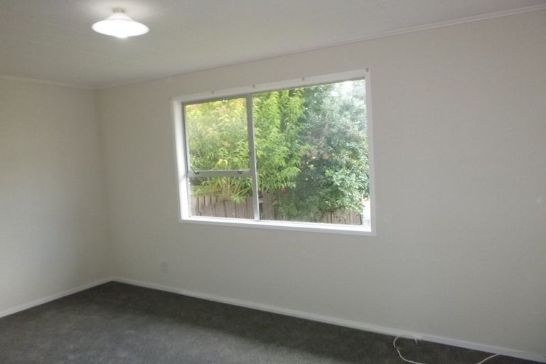 Photo of property in 1/36a Sunnynook Road, Sunnynook, Auckland, 0620