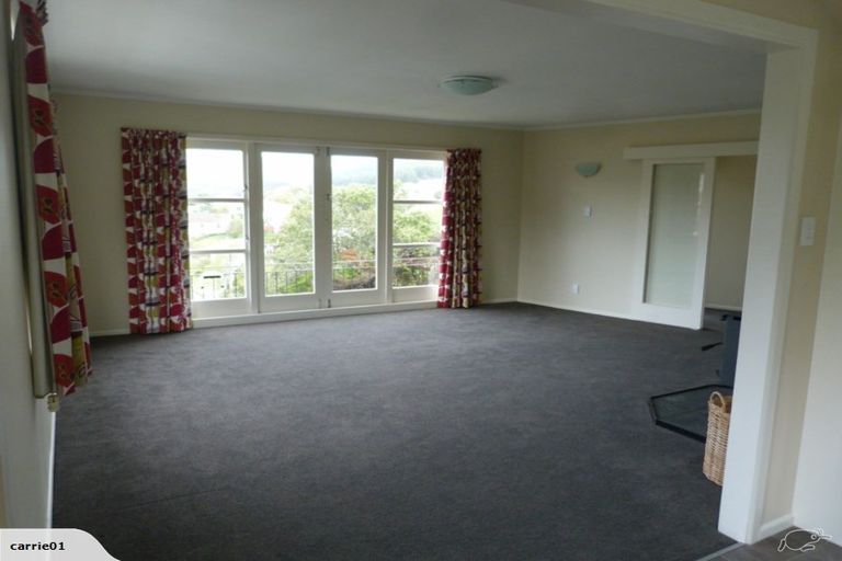 Photo of property in 13 Magdalen Street, Tawa, Wellington, 5028