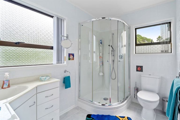 Photo of property in 32 Layton Road, Manly, Whangaparaoa, 0930