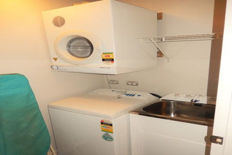 Photo of property in Montreaux Apartments, 5j/164 The Terrace, Wellington Central, Wellington, 6011