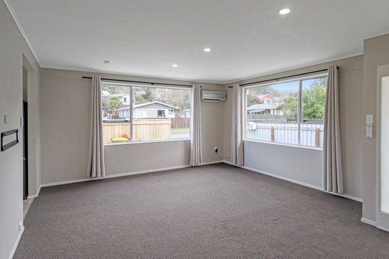 Photo of property in 256a Wellington Road, Wainuiomata, Lower Hutt, 5014