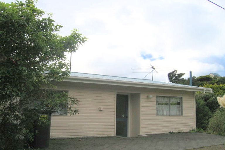 Photo of property in 4 Radnall Way, Johnsonville, Wellington, 6037