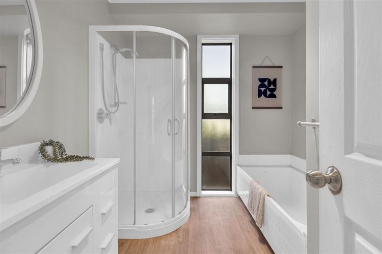 Photo of property in 10a Gregory Avenue, Islington, Christchurch, 8042