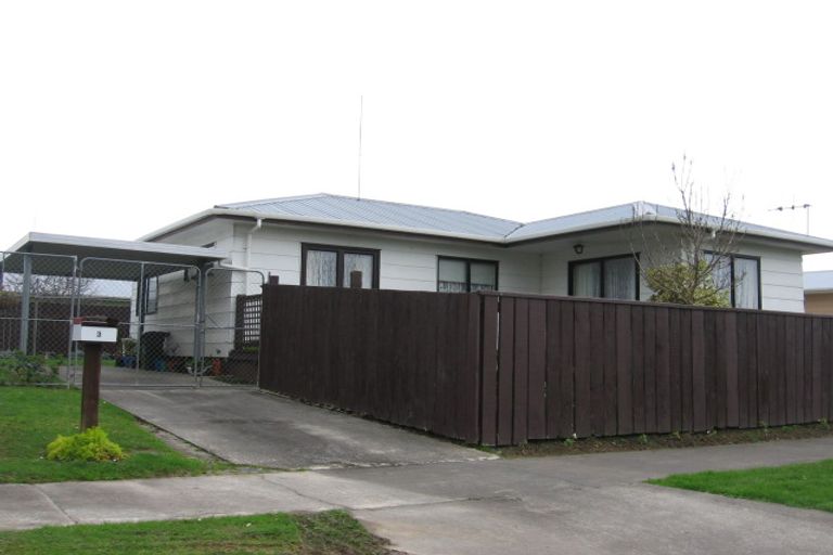 Photo of property in 3 Tiller Close, Kelvin Grove, Palmerston North, 4414