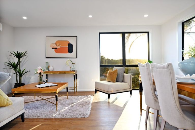 Photo of property in 18 Hercules Drive, Henderson, Auckland, 0612