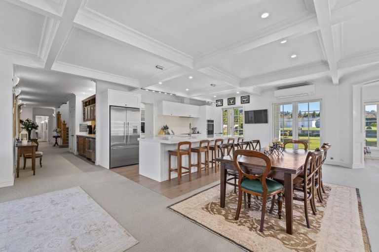 Photo of property in 423 Gillespie Place, Acacia Bay, Taupo, 3385