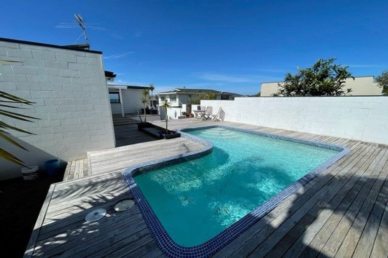 Photo of property in 1/3 Brown Street, Hauraki, Auckland, 0622