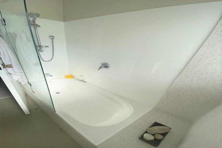 Photo of property in 49 Quadrant Road, Onehunga, Auckland, 1061