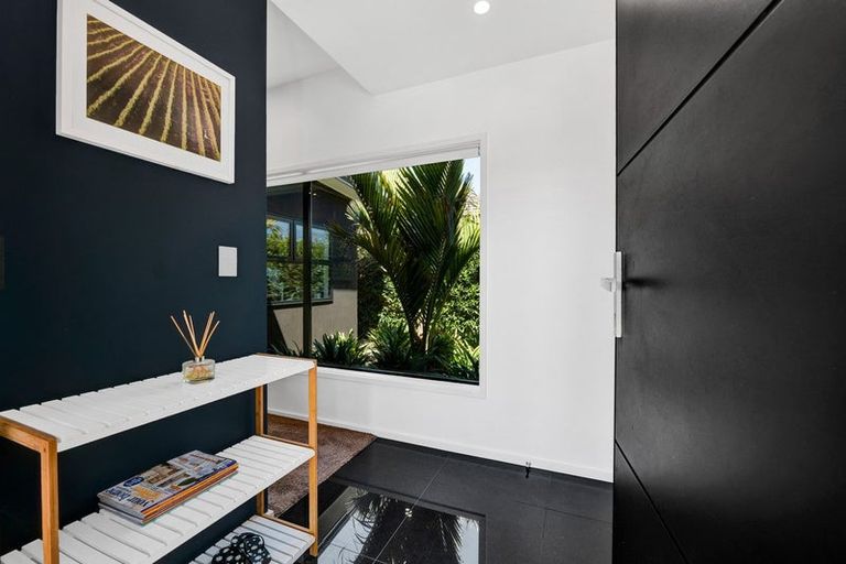 Photo of property in 507 Richmond Road, Lepperton, New Plymouth, 4373