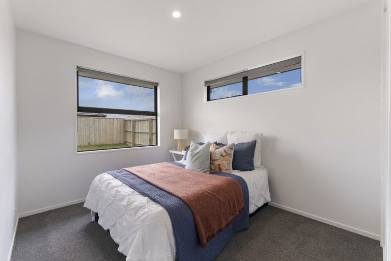 Photo of property in 16 Eileen Way, Rolleston, 7615