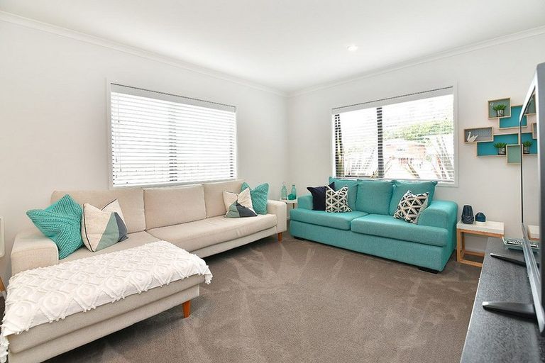 Photo of property in 27 The Circle, Manly, Whangaparaoa, 0930
