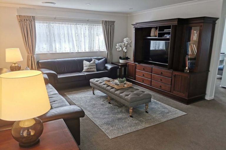 Photo of property in 8 Pennant Street, Long Bay, Auckland, 0630