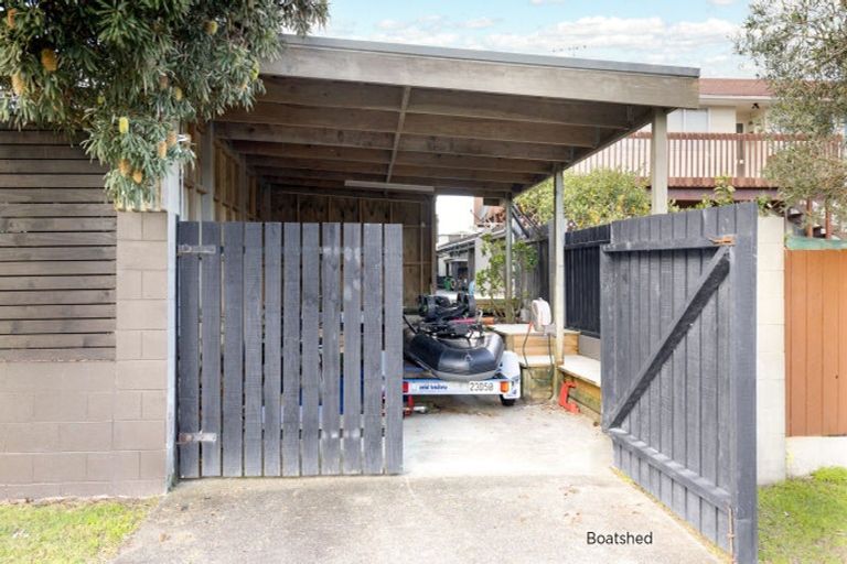 Photo of property in 12 Shamrock Crest, Omaha, 0986