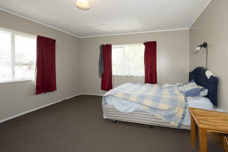 Photo of property in 2/81 West Coast Road, Glen Eden, Auckland, 0602