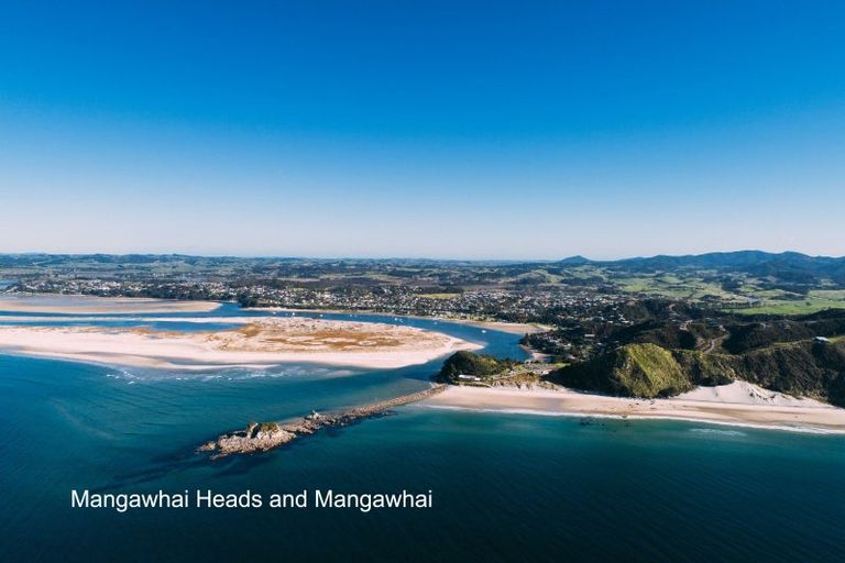 Photo of property in 42 Ocean Sounds Place, Mangawhai, 0975