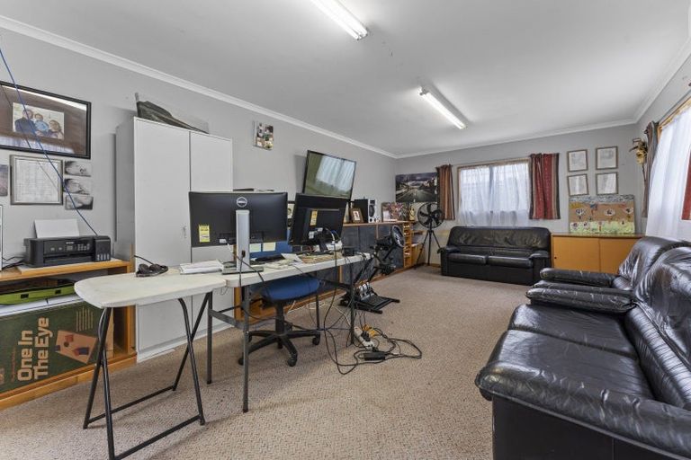 Photo of property in 12 Pembroke Street, Highbury, Palmerston North, 4412