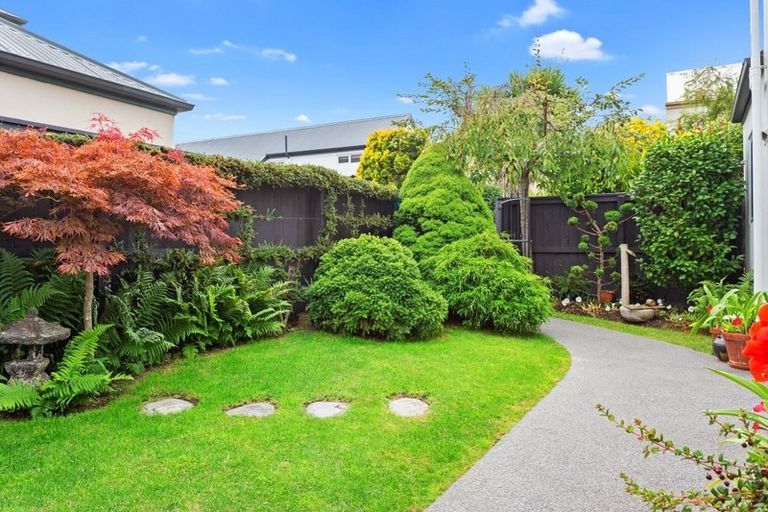 Photo of property in 2/38 Dover Street, St Albans, Christchurch, 8014