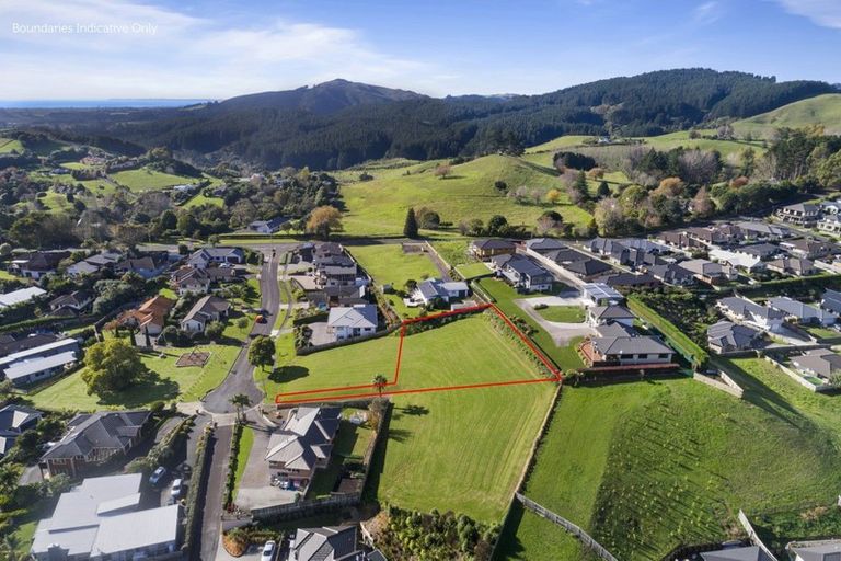 Photo of property in 17 Holcombrooke Lane, Welcome Bay, Tauranga, 3175