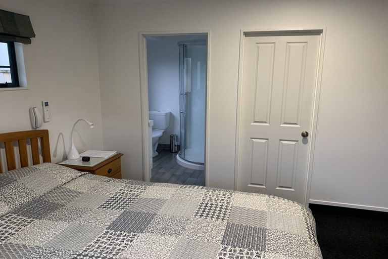 Photo of property in 16 Hastings Place, Hamilton Lake, Hamilton, 3204