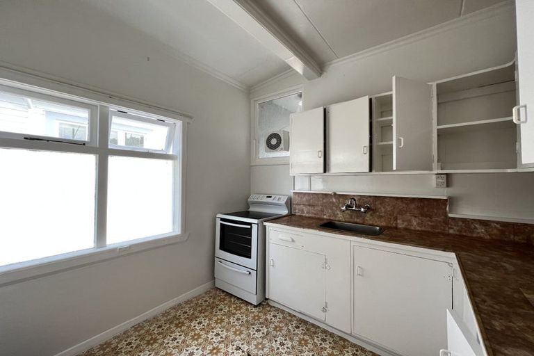 Photo of property in 4/5 Benares Street, Khandallah, Wellington, 6035