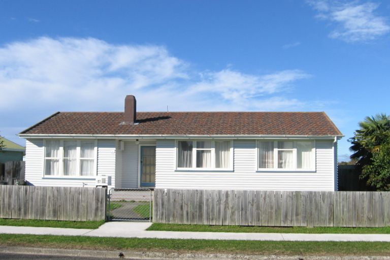 Photo of property in 16 Constable Crescent, Onekawa, Napier, 4110