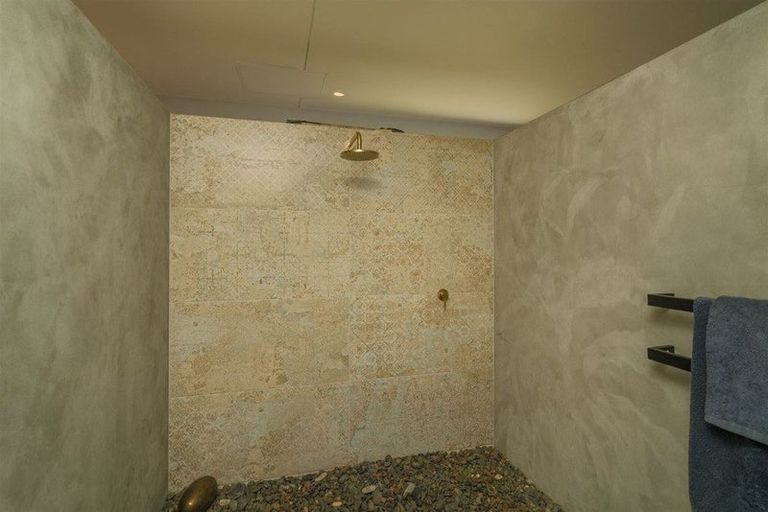 Photo of property in 19 Victoria Street, Coromandel, 3506