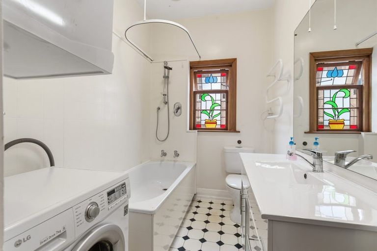 Photo of property in 9c Stowe Hill, Thorndon, Wellington, 6011