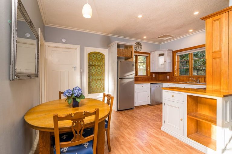 Photo of property in 27 Marine Parade, Macandrew Bay, Dunedin, 9014