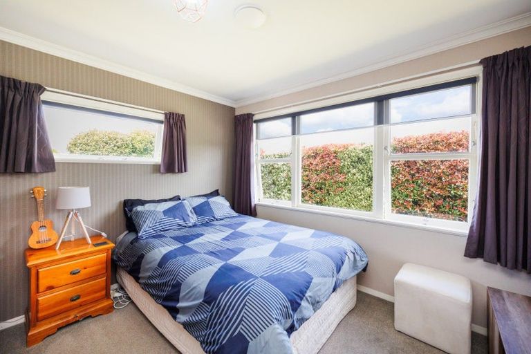 Photo of property in 2 Anzio Place, Awapuni, Palmerston North, 4412