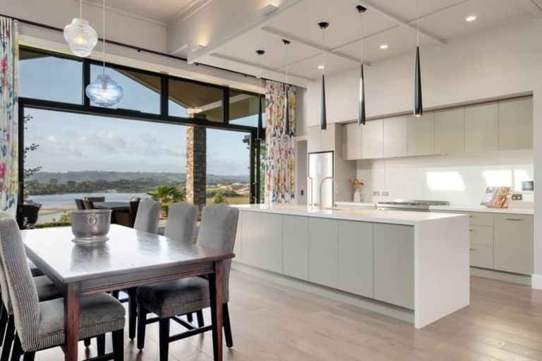 Photo of property in 73 Margaret Drive, Omokoroa, 3114