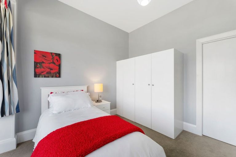 Photo of property in 35 Cleveland Street, Edgeware, Christchurch, 8013