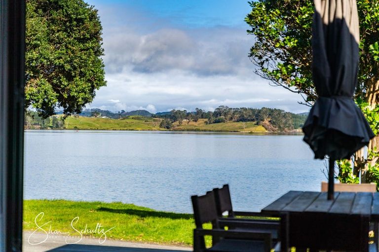 Photo of property in 6 The Strand, Whakapirau, Maungaturoto, 0583