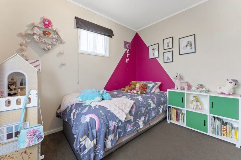 Photo of property in 12 Pembroke Street, Highbury, Palmerston North, 4412