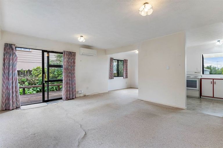 Photo of property in 1/13 Remus Place, Totara Vale, Auckland, 0629