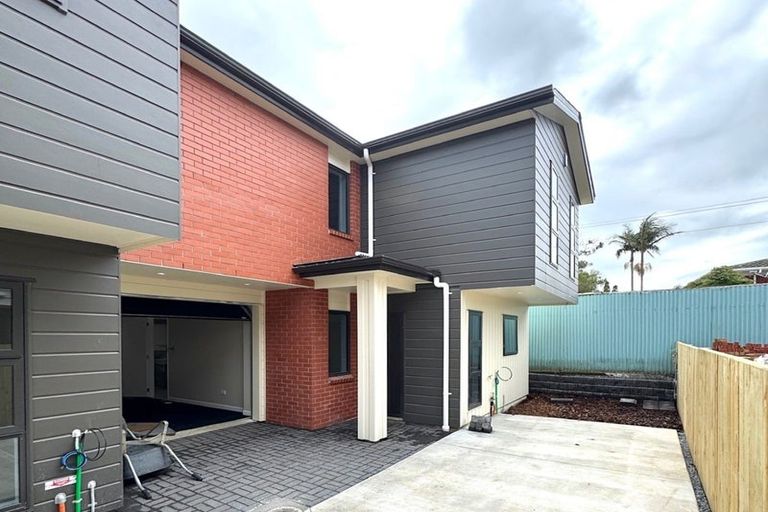 Photo of property in 8b Kelvyn Grove, Hillpark, Auckland, 2102