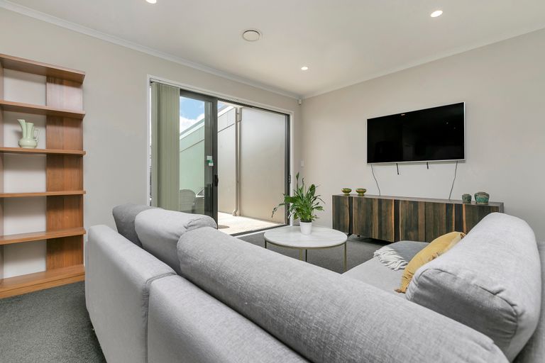 Photo of property in 30 Squadron Drive, Hobsonville, Auckland, 0616