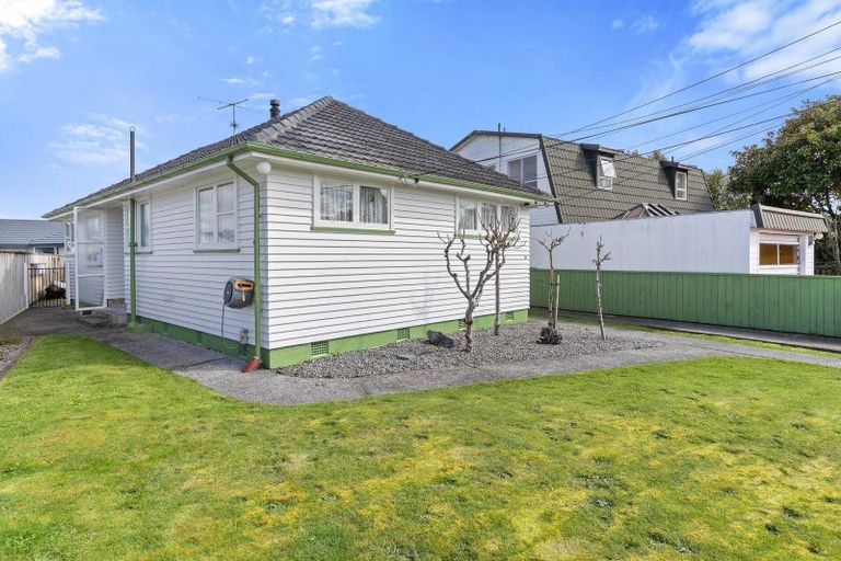 Photo of property in 17 Stephen Street, Trentham, Upper Hutt, 5018