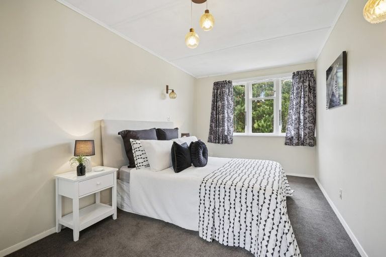 Photo of property in 83 Taylor Terrace, Tawa, Wellington, 5028