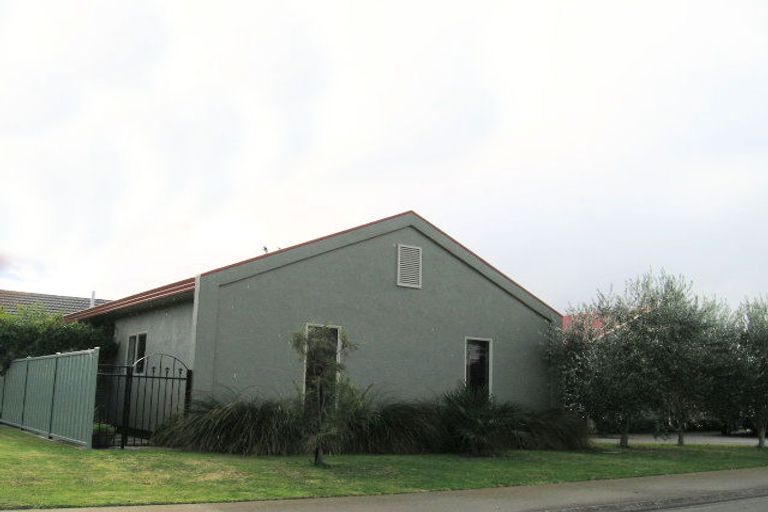 Photo of property in 10 Amanda Place, Mayfair, Hastings, 4122