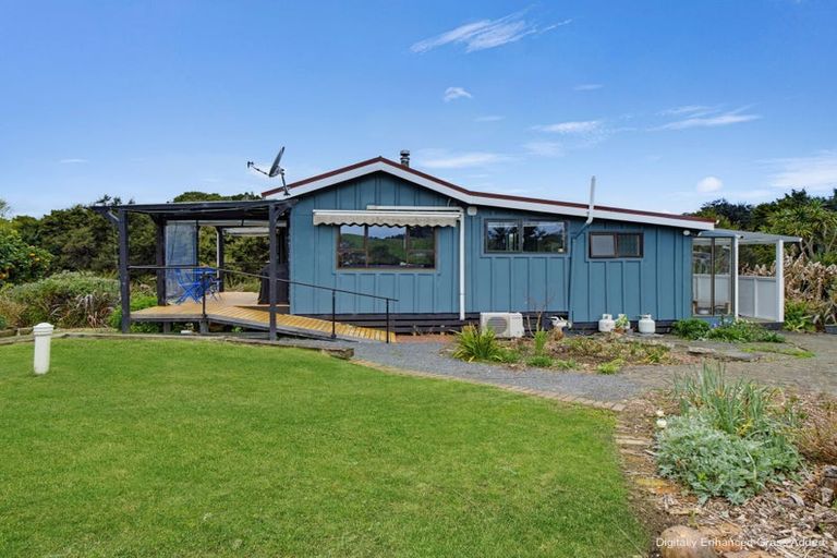 Photo of property in 43 Pahi Road, Paparoa, 0571