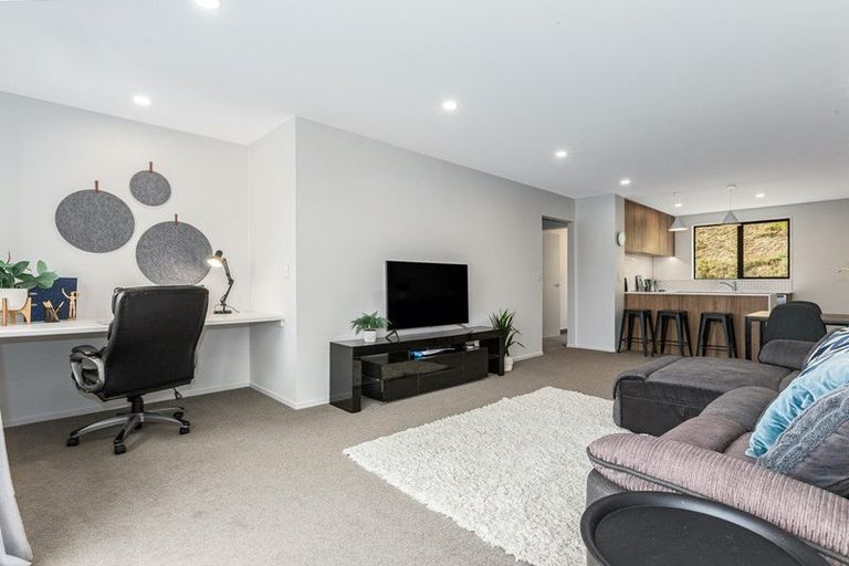 Photo of property in 43 Oakum Road, Whitby, Porirua, 5024