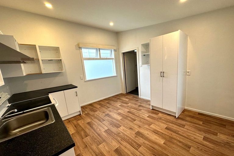 Photo of property in 11 Caroline Street, Mount Victoria, Wellington, 6011