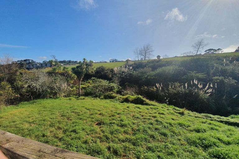 Photo of property in 129 Oteha Road, Fairview Heights, Auckland, 0632