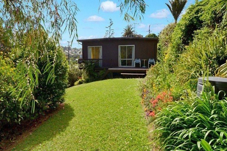 Photo of property in 2/56 Peach Road, Glenfield, Auckland, 0629