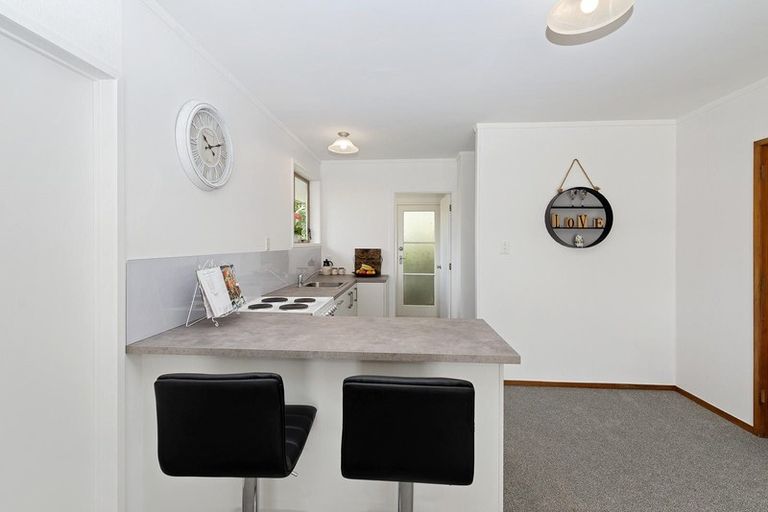 Photo of property in 2/120 Woodglen Road, Glen Eden, Auckland, 0602