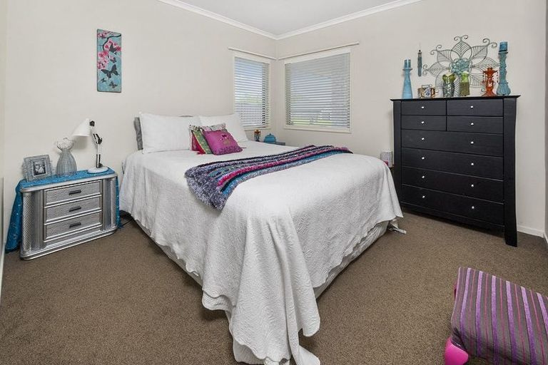 Photo of property in 23 Cottesmore Place, Huntington Park, Auckland, 2013