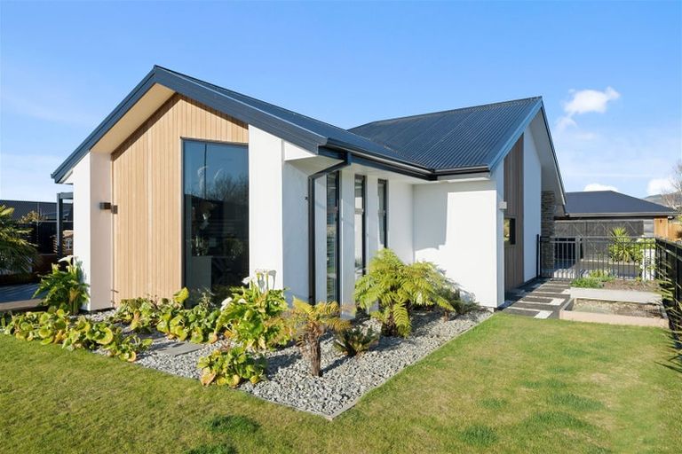 Photo of property in 10 Whitburn Avenue, Halswell, Christchurch, 8025