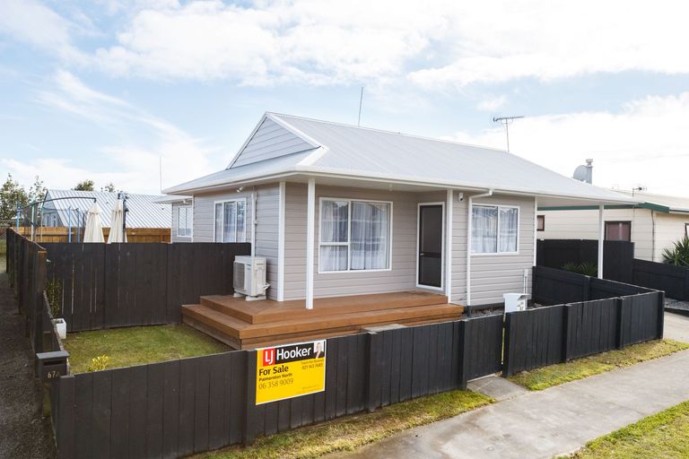 Photo of property in 67 Benmore Avenue, Cloverlea, Palmerston North, 4412